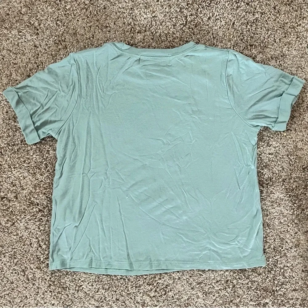 EUC Girls Society & Stitch cropped t-shirt, Size M.
